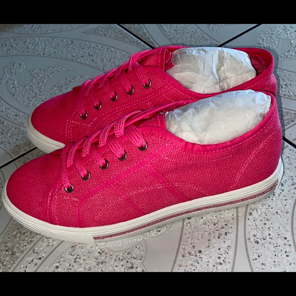 Steve Madden Sneakers - Picture 7 of 11